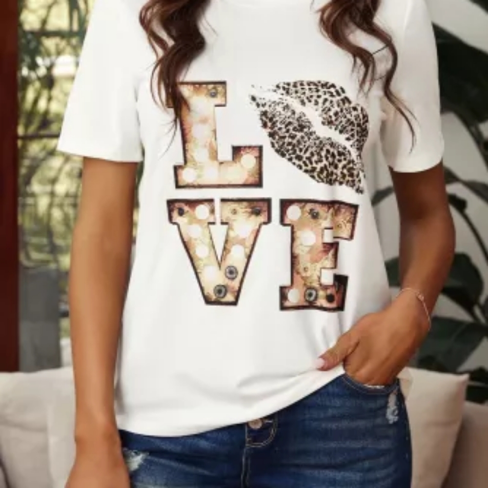 Love Graphics Tee